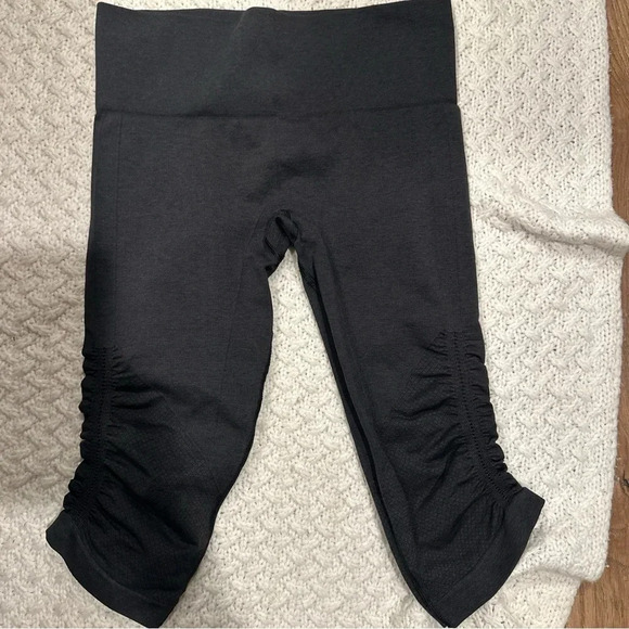 Lululemon leggings size 6 23 inch
Women's Charcoal - Picture 1 of 11